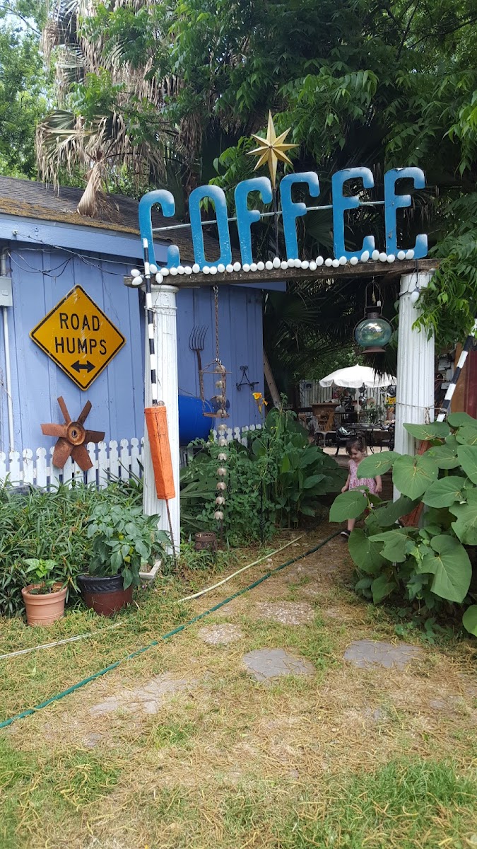 El Lago Coffee And Antiques